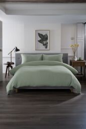 The Lyndon Company St Quentin 100% Cotton Reversible Duvet Bedlinen - Deyongs 1846 in Green - Size: Double