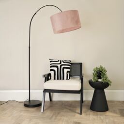 ValueLights Louis Black Arched Curved Floor Lamp with Velvet Drum Lamp Shade & LED Bulb in Pink - thumbnail 3