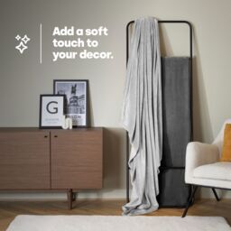 LIVIVO Ultra Soft Flannel Fleece Throw Blanket in Grey - Size: 150 cm x 200 cm - thumbnail 4