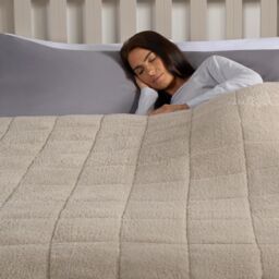 OHS Teddy Fleece Sensory Sleep Therapy Weighted Blanket 150 x 200 cm 8kg in Natural - Size: 150 cm x 200 cm - thumbnail 2