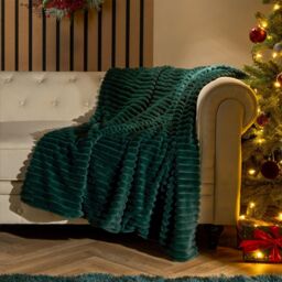 OHS Faux Fur Ribbed Fleece Throw Blanket Winter Warm Supersoft in Dark Green - thumbnail 1