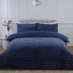 Rapport Home Diamond Cut Teddy Polyester Fleece Duvet Cover Set with Pillowcase in Navy - Size: Double - thumbnail 1