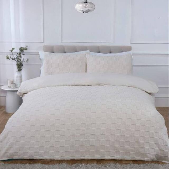 Rapport Home Luxury Check Teddy Polyester Fleece Duvet Cover Set with Pillowcase in Cream - Size: King - image 1
