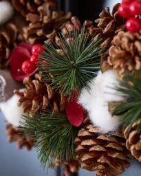 Dibor Pinecone & Roses Xmas Decor Front Door Wreath Christmas Wreath 36cm in Red - thumbnail 2