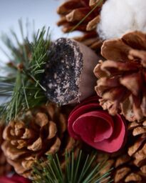 Dibor Pinecone & Roses Xmas Decor Front Door Wreath Christmas Wreath 36cm in Red - thumbnail 3