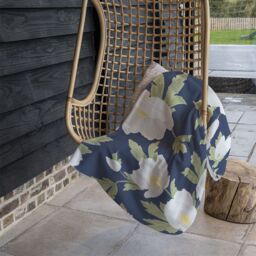 Benjamin Tate Design Winter Rose Blanket in Natural - Size: 120 cm x 150 cm - thumbnail 4