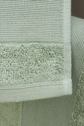 Catherine Lansfield 'Anti Bacterial' Cotton Towels in Pale Green - Size: Bath Sheet - thumbnail 2