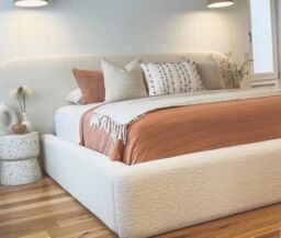 HOB Furniture Curved Lucian Bed, Boucle Teddy Fabric - Hb 117 Cm, Oat in Cream - Size: King - thumbnail 2