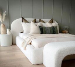 HOB Furniture Curved Lucian Bed, Boucle Teddy Fabric - Hb 117 Cm, Oat in Cream - Size: King - thumbnail 1