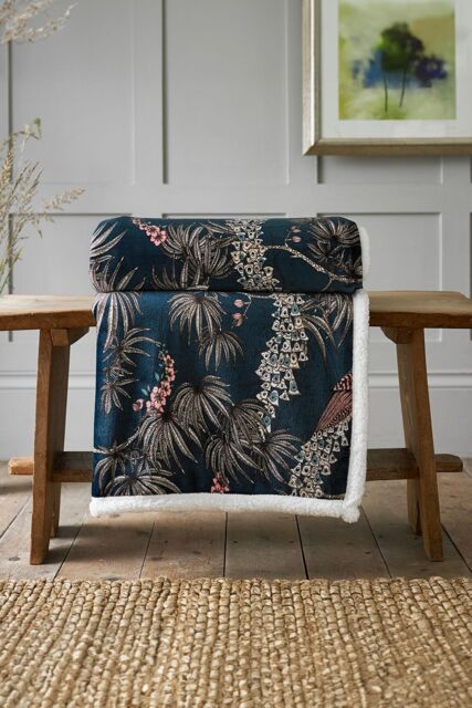 Deyongs Luxury Soft Cosy Warm Fleece Sherpa Large Throw Peacock Blue - Size: 140 cm x 180 cm