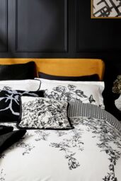Ted Baker 'Elegnce Floral Border' Duvet Cover Set in Black - Size: Double - thumbnail 2