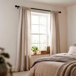 Harbour Housewares Extendable Metal Ball Curtain Pole Kit - 77 to 150cm in Black - thumbnail 2