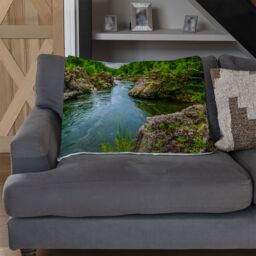 Benjamin Tate Design River in mountain forest landscape Designer Blanket in Natural - Size: 120 cm x 150 cm - thumbnail 2