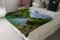 Benjamin Tate Design River in mountain forest landscape Designer Blanket in Natural - Size: 120 cm x 150 cm - thumbnail 4