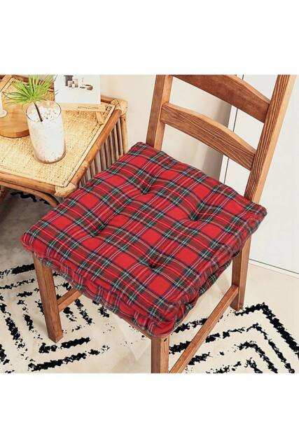 Living and Home Classic Checkered Decorative Chair Cushion in Red - Size: 40 cm x 40 cm - image 1