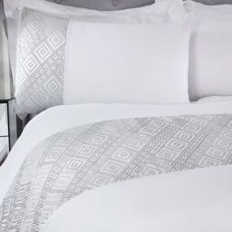 Smart Living 3D Geo Luxury Lurex Jacquard Cuff Panel Duvet Cover With Pillowcases in White - Size: Super King - thumbnail 2