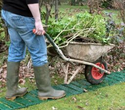 Primrose Instant Roll Out Garden Path Green Plastic Chevron 3m - Pack of 1 in Brown - thumbnail 2
