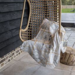 Benjamin Tate Design Geometric Marble Pattern With Gold Glitter Blanket in Natural - Size: 120 cm x 150 cm - thumbnail 4