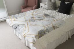 Benjamin Tate Design Geometric Marble Pattern With Gold Glitter Blanket in Natural - Size: 120 cm x 150 cm - thumbnail 3
