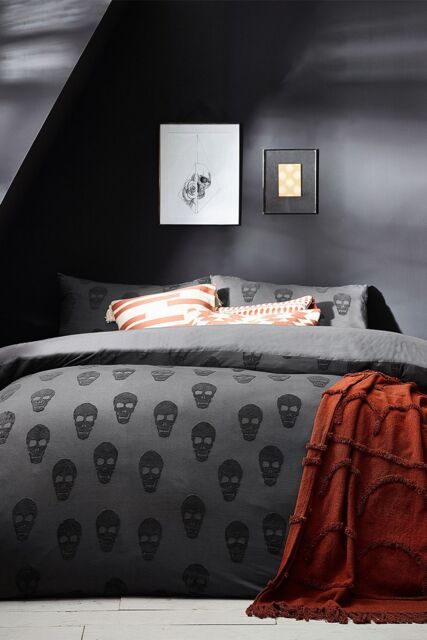 The Linen Yard Skulls Tufted 100% Cotton Duvet Cover Set in Charcoal - Size: Double - image 1