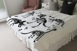 Benjamin Tate Design Stylish Dinosaur Silhouettes Designer Blanket in Natural - Size: 120 cm x 150 cm - thumbnail 4