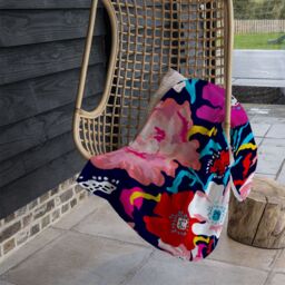 Benjamin Tate Design Bright Flowers On Dark Blanket in Natural - Size: 120 cm x 150 cm - thumbnail 4