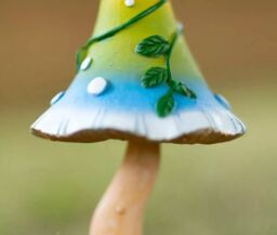 Marco Paul Set of 2 Bright Toadstool Mushroom Resin Garden Ornaments 20cm - thumbnail 5