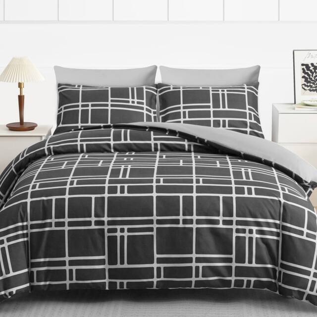 Pamposh Double Brushed Microfibre Duvet Cover Sets in Charcoal - Size: Super King - image 1