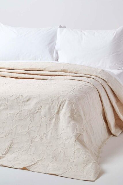 Homescapes Cotton Rich Floral Pattern Bedspread in Cream - Size: King - image 1