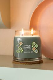 Yankee Candle Signature Medium Jar Olive & Cypress - thumbnail 1