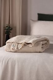 Yard Lark 100% Cotton Muslin Frayed Edge Throw in Natural - Size: 240 cm x 260 cm - thumbnail 5
