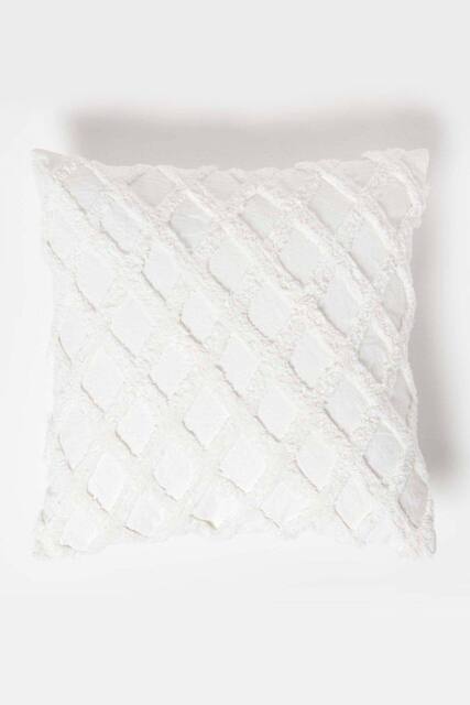 Homescapes Geometric Diamond Tufted Cotton Cushion in White - Size: 45 cm x 45 cm - image 1