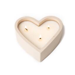 Victoria Green Heart-Shaped Soy Candle - Linen in Beige - thumbnail 4