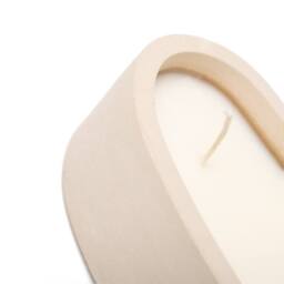 Victoria Green Heart-Shaped Soy Candle - Linen in Beige - thumbnail 5
