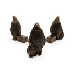 Jardinopia Emperor Penguin Plant Pot Feet - Set of 3 - L9.3 x W6 x H11.2 cm in Bronze - thumbnail 1