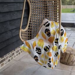 Benjamin Tate Design Autumn Leaves & Halloween Skulls Blanket in Natural - Size: 120 cm x 150 cm - thumbnail 4