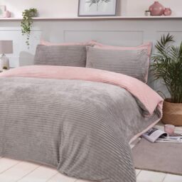 Smart Living Luxurious Reversible Sparkle Ribbed Fleece Duvet Cover with Pillowcases in Pink - Size: King - thumbnail 2