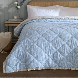 Wylder Amelia 100% Cotton Floral Quilted Bedspread in Blue - Size: King