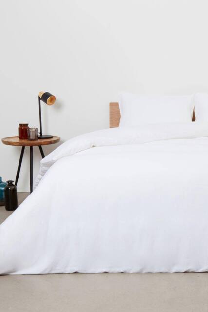 Panda London Bamboo & French Linen Complete Bedding Set in White - Size: King - image 1
