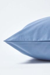 Homescapes Egyptian Cotton Housewife Pillowcase 1000 TC in Blue - thumbnail 2