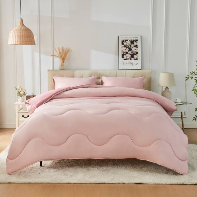 GAVENO CAVAILIA Coverless Microfiber Duvet in Pink - Size: King - image 1