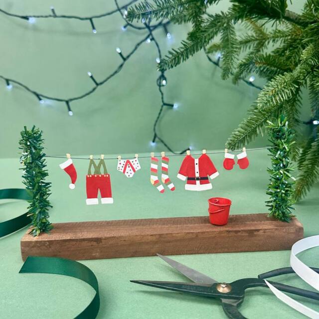 The Alphabet Gift Shop Santa's Washing Line Wooden Block in Red