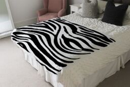 Benjamin Tate Design Zebra Stripes Print Blanket in Natural - Size: 120 cm x 150 cm - thumbnail 3