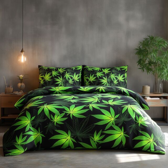 Snug City Duvet Cover & Pillowcase Black Or White Cannabis Design Bed Linen - Size: Single - image 1