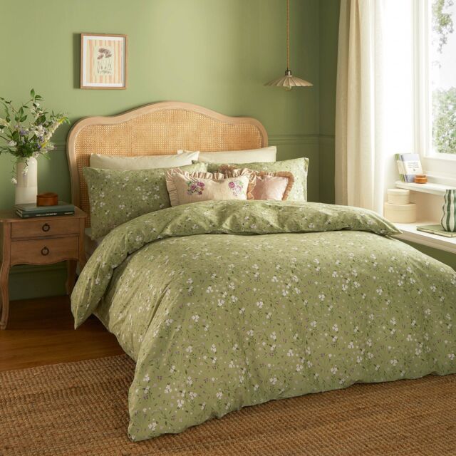 Wylder Bronte Floral 100% Cotton Duvet Cover Set in Green - Size: Single - image 1