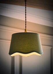 ValueLights Mabel Linen Small 20cm Scallop Edge with Trim Lamp Shade with Bulb in Green - thumbnail 2