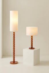 ValueLights Wyatt Natural Linen Drum Lamp Shade Walnut Wood Bobbin Table Lamp - thumbnail 8