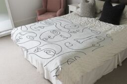 Benjamin Tate Design line drawing of faces Designer Blanket in Natural - Size: 120 cm x 150 cm - thumbnail 4