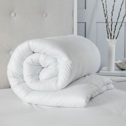 Snug City Autumn 10.5 Tog Microfibre Soft Like Down Duvet With Non Allergenic Hollowfibre Filling in White - Size: Single