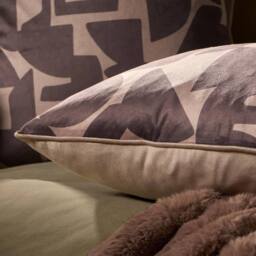 OHS 2 x Abstract Print Matte Velvet Cushion Covers in Brown - Size: 45 cm x 45 cm - thumbnail 2